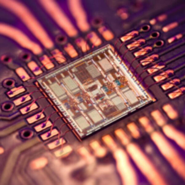 供應(yīng)，回收 [Broadcom] AFSI-R74C4SB 56Gb/s 4 通道線性 TIA（跨阻抗放大器）IC